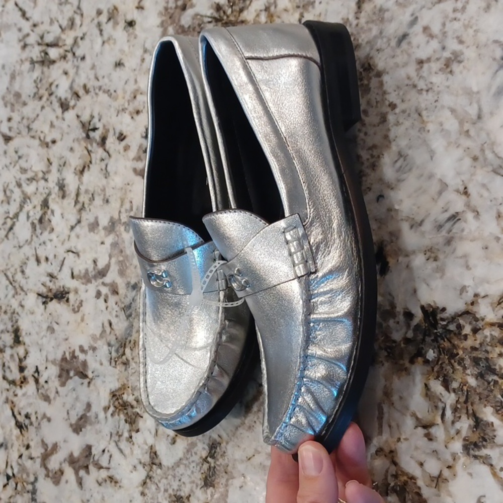 NEW Coach Jolene Silver Metallic Leather Slip On Loafer Size 6.5B - Picture 7 of 16